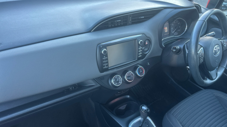 Toyota Yaris 1.5 VVT-i Icon 5dr CVT Petrol Hatchback